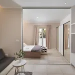 Luxury 4 Star In The Old Town Apartment