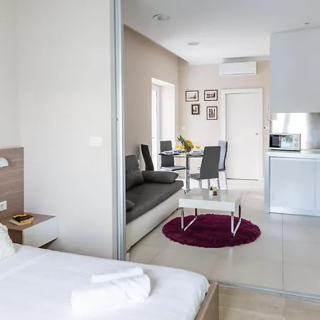 Luxury 4 Star In The Old Town Apartament