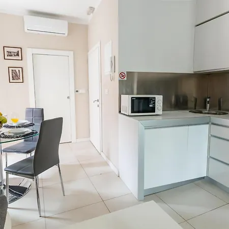 Luxury 4 Star In The Old Town Apartament *