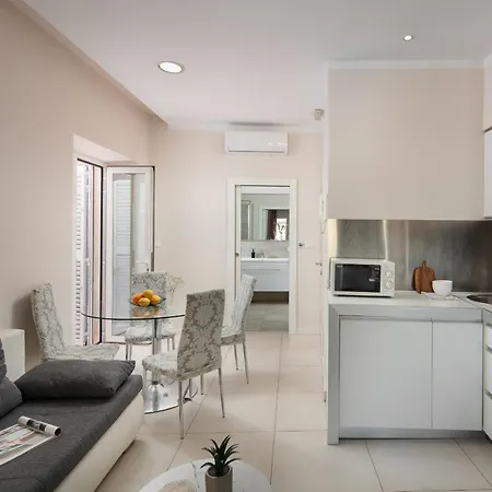 Luxury 4 Star In The Old Town * زادار