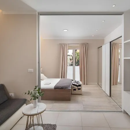 Luxury 4 Star In The Old Town شقة