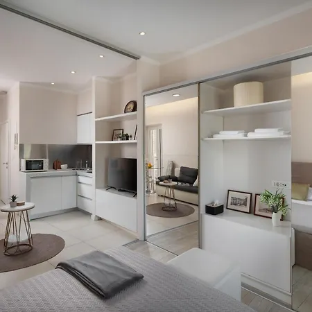Luxury 4 Star In The Old Town * زادار