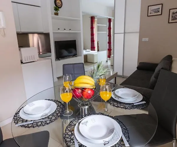 Luxury 4 Star In The Old Town Apartamento *